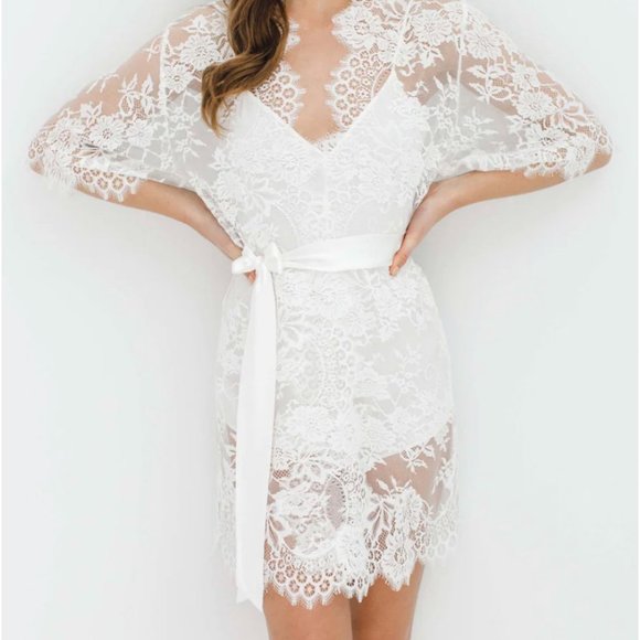 SWAN QUEEN LACE KIMONO BRIDAL ROBE